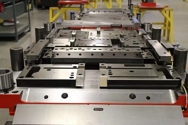 chi tiết thép không gỉ dùng cho kết cấu thiết bị công nghiệp và gia công chính xác