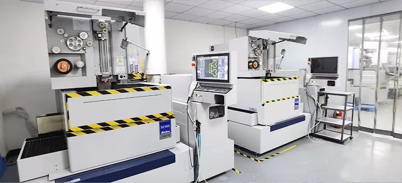 chi tiết giá đỡ và tấm lắp đặt phù hợp với 3-axis CNC machining trong sản xuất công nghiệp